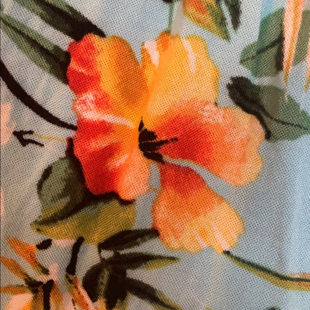 🌺NWOT Romper w/pockets🌺 - Picture 3 of 3